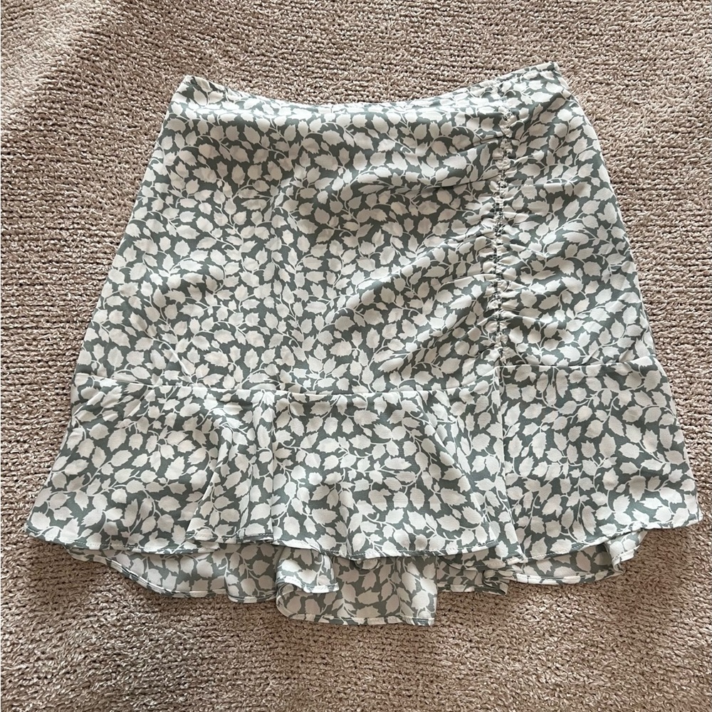 A&F skort with side zip closure size XS